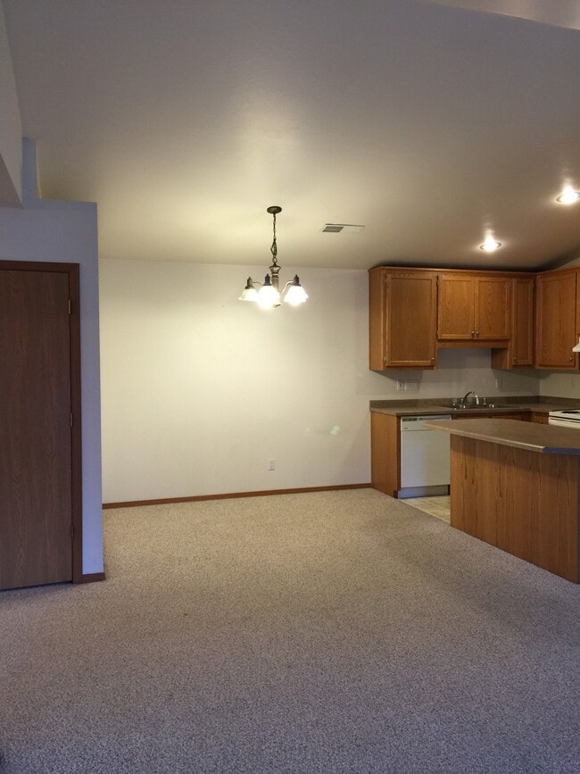 Dinning area - 716 Chapel View Rd