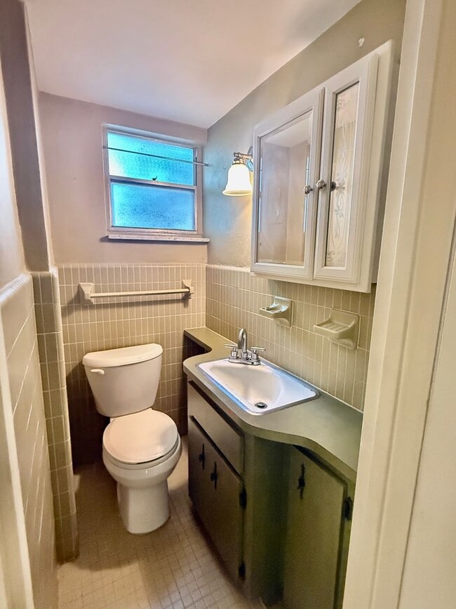 Building Photo - ROYAL OAK TOWNHOUSE