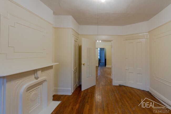 Building Photo - Great 1 Bedroom in South Park Slope!