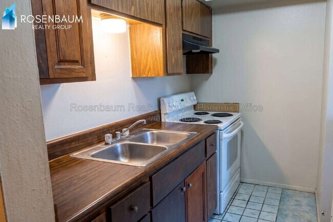 Foto del edificio - 1724 E 6th Ave