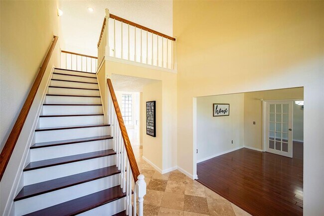 Building Photo - 8918 High Haven Dr