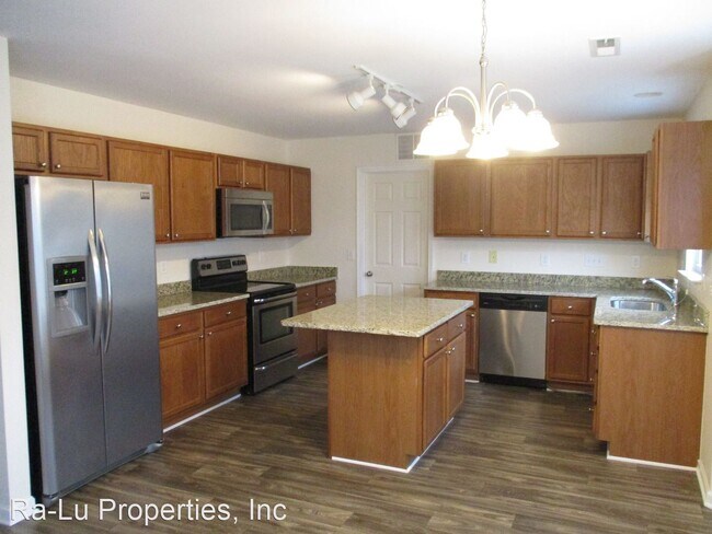 Building Photo - 4 br, 2.5 bath House - 4511 Greenmanor Dr