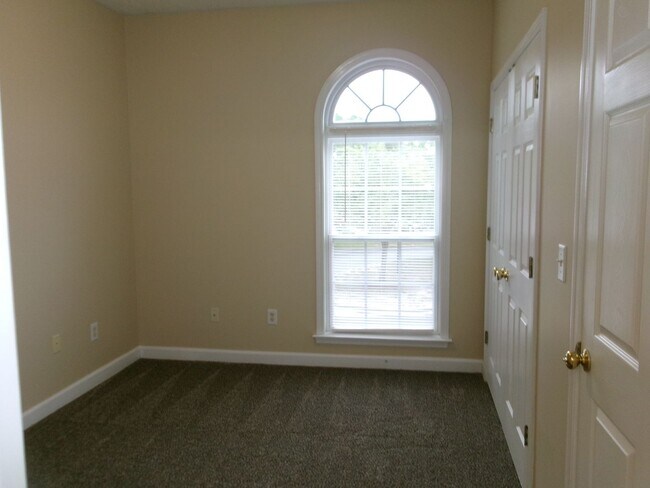 Foto del edificio - 3 bedroom, 2 bath condo in Carolina Willows