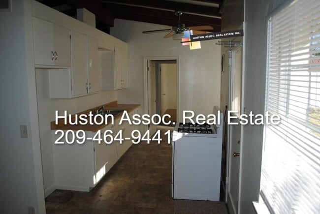 Building Photo - 3936 Dennis Avenue