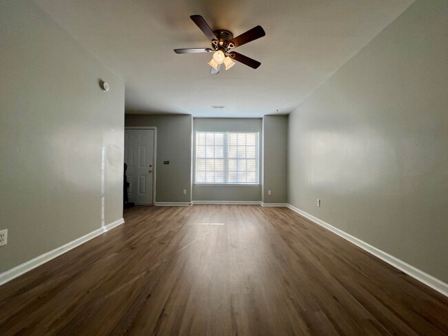 Foto del edificio - 4062 Cedars Pkwy