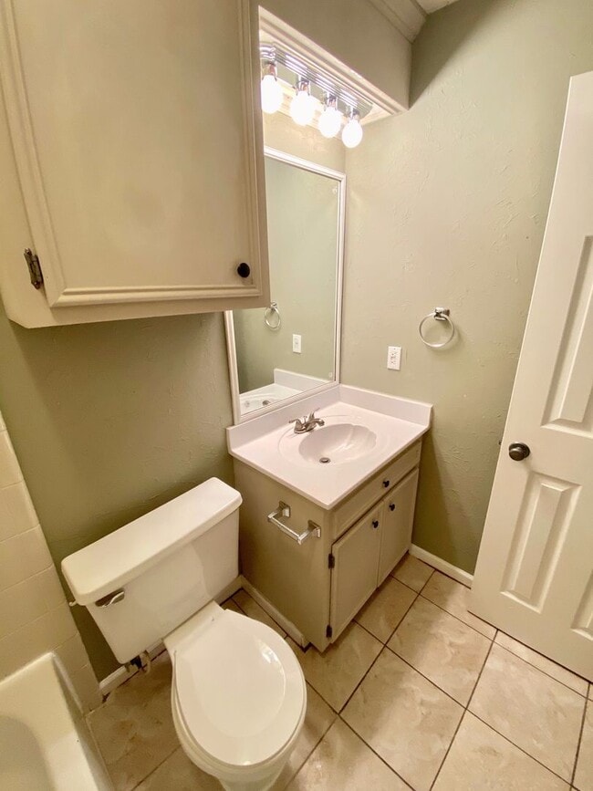 Building Photo - 3 bed, 2 bath in the Heart of Ridgeland