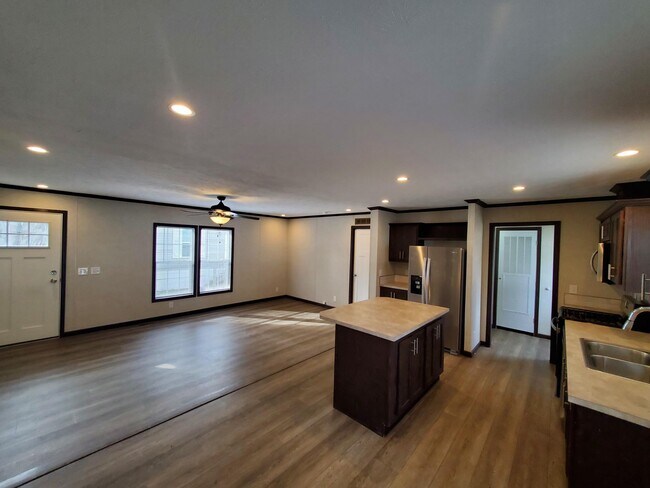 Foto del edificio - 24 Canary Hill Dr