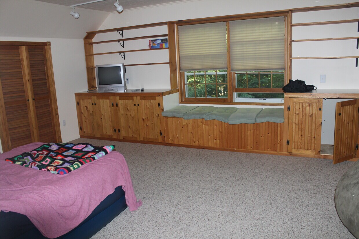 Foto principal - 77 Densmore Hill Rd