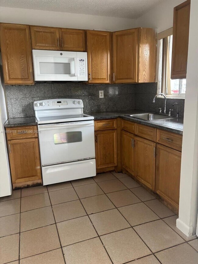 Foto del edificio - 2710 W 76th St