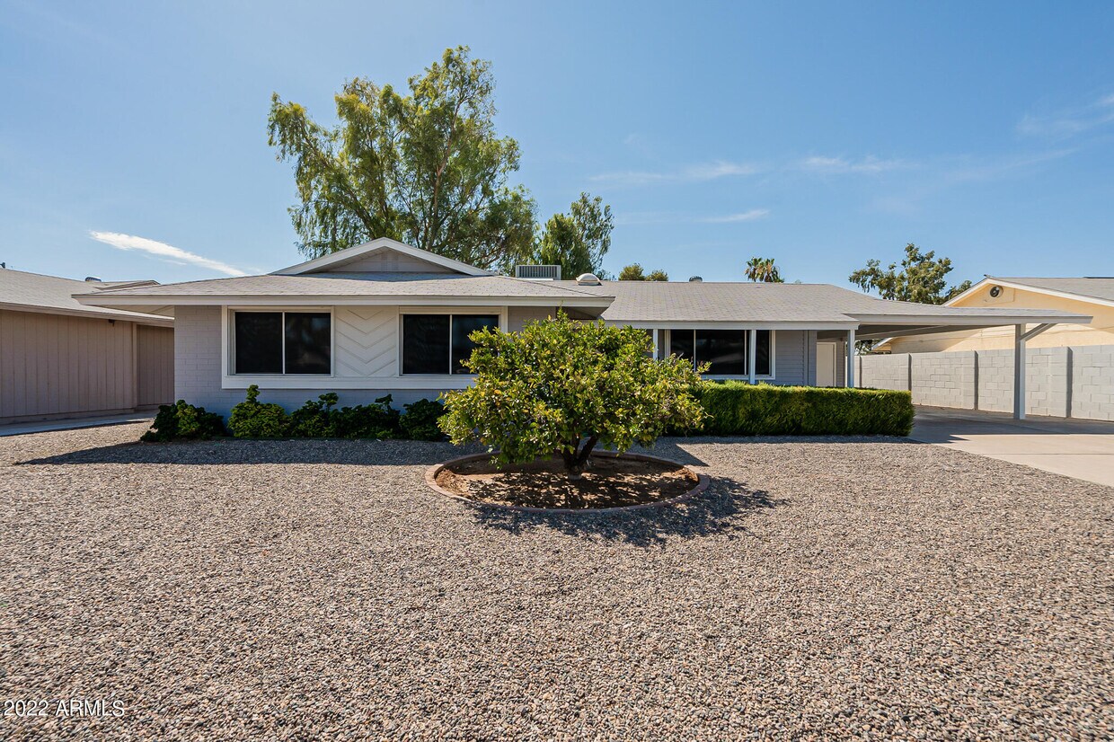 Primary Photo - 12019 N Hacienda Dr