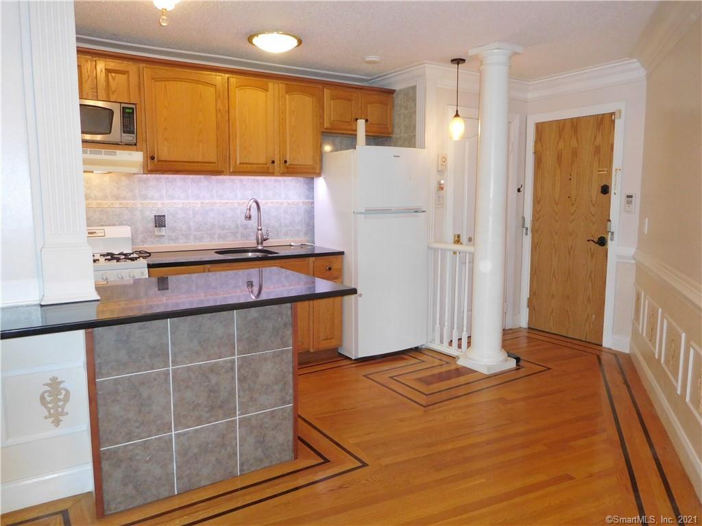 Primary Photo - 126 Biruta St