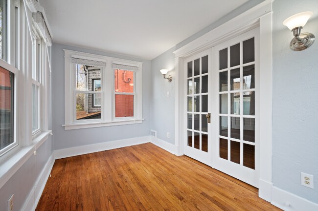 Foto del edificio - 215 Elysian St