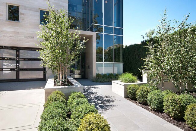 Foto del edificio - 702 Oak Grove Ave
