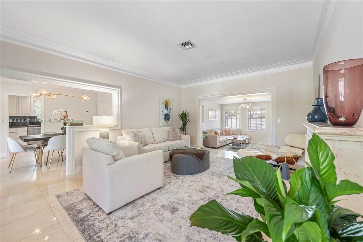 Foto principal - 5371 N Bay Rd