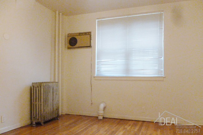Building Photo - 130 Utica Ave