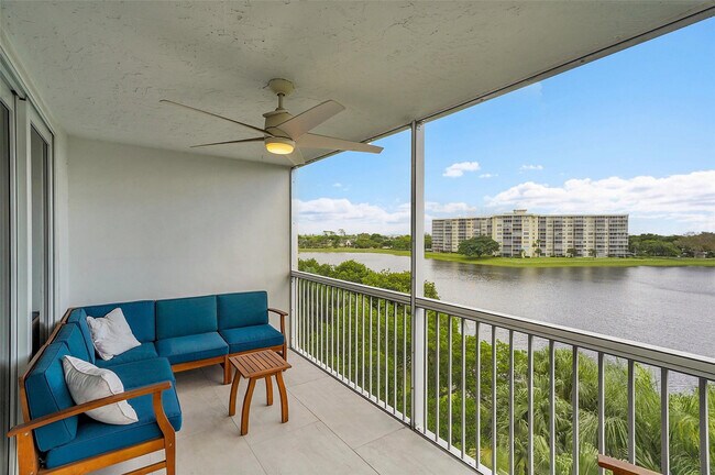 Foto del edificio - 3051 N Course Dr