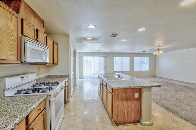 Building Photo - 5337 La Quinta Hills St