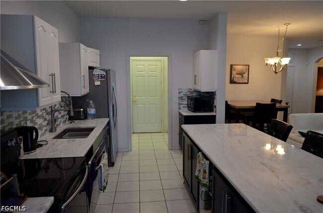 Foto del edificio - 1702 Emerald Cove Dr