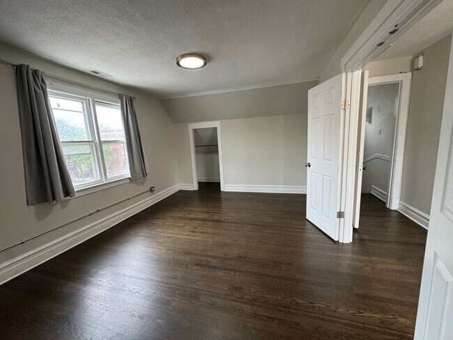 Foto del edificio - 5017 N Western Ave