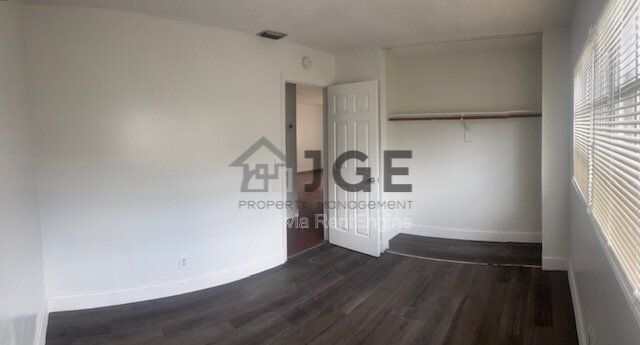 Foto del edificio - 4000 NW 81st Ave