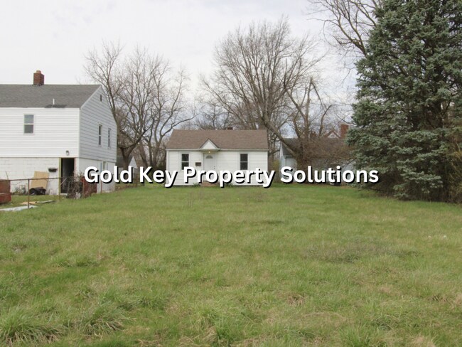 Building Photo - Cute 1 BR 1 BA House with New Carpet and P...