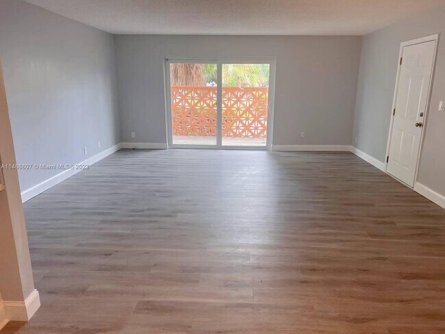 Foto del edificio - 11604 NW 29th Ct