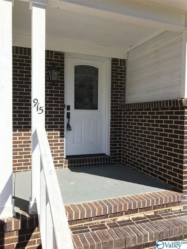 Foto del edificio - 915 Weatherly Rd SE