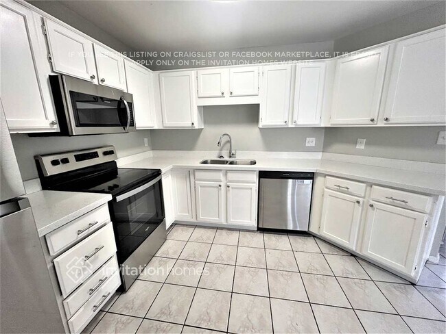 Foto del edificio - 6334 W Golden Ln