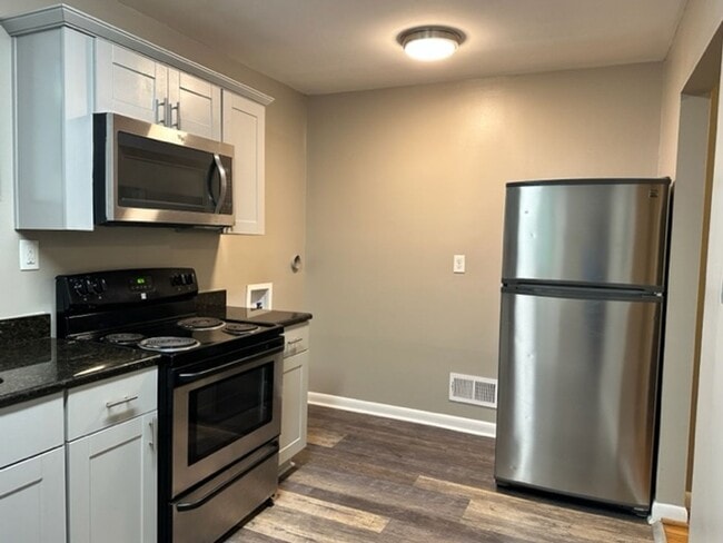 Building Photo - Charming 2 bed/1bath in North Raleigh