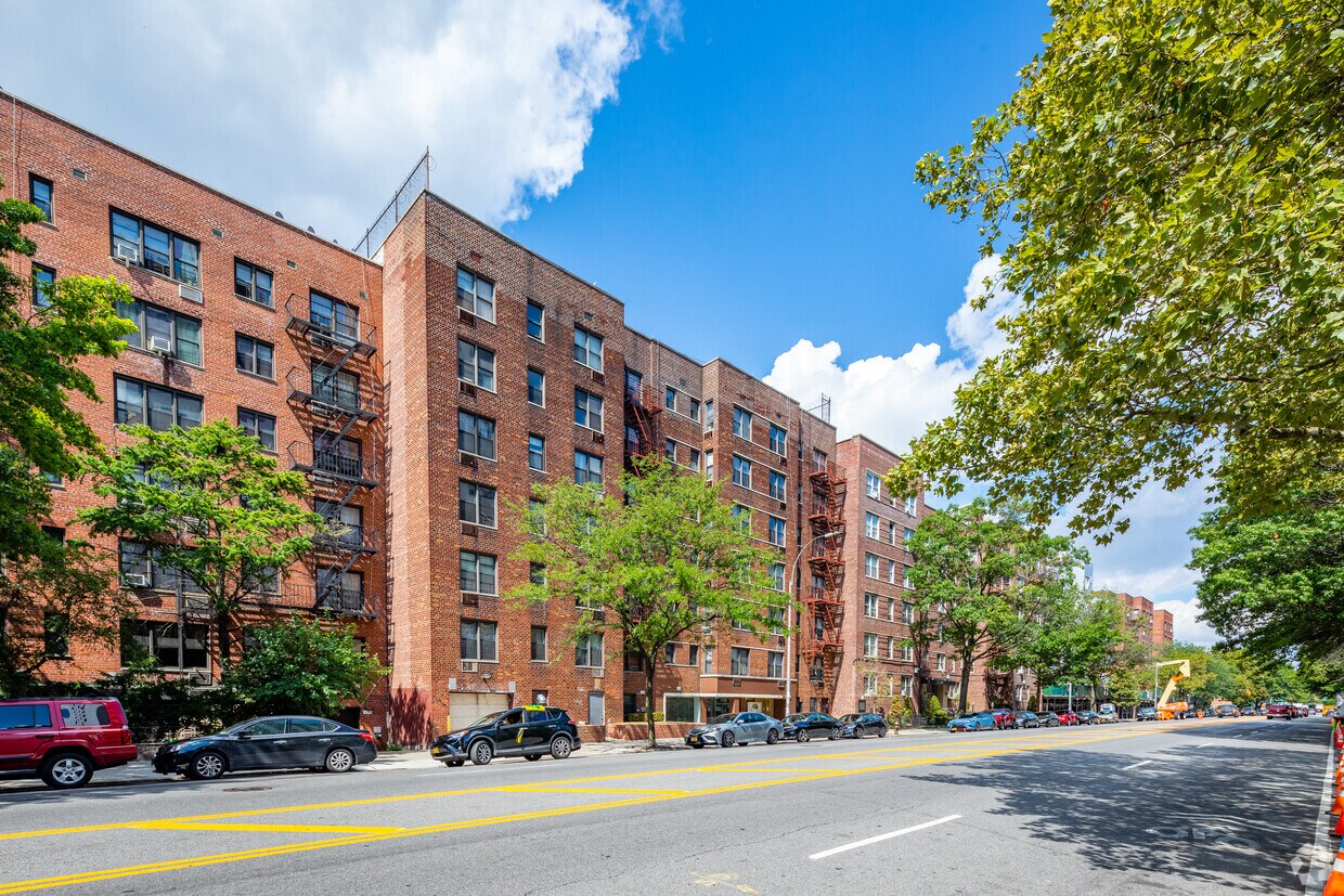 Primary Photo - 1170 Ocean Ave