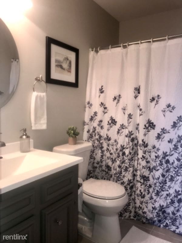 Building Photo - 2 br, 2.5 bath Townhome - 953 Fowler Ct