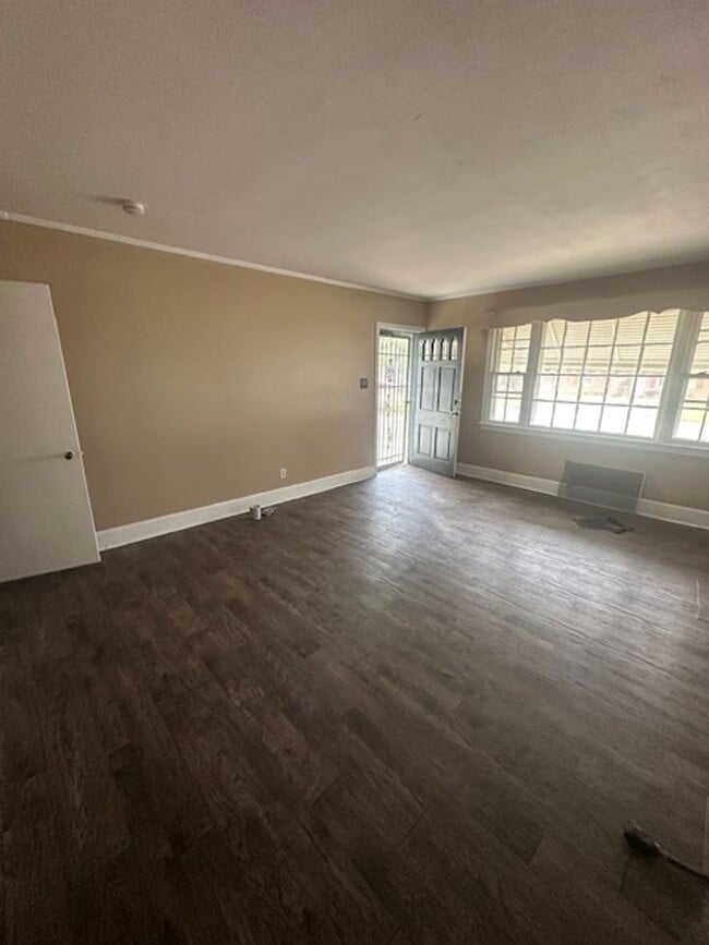 Foto del edificio - 605 Greenmead Dr