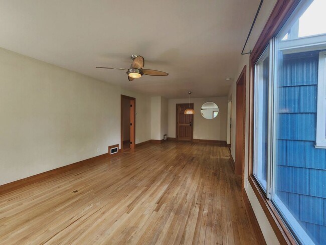 Building Photo - 3909 SE 48th Av