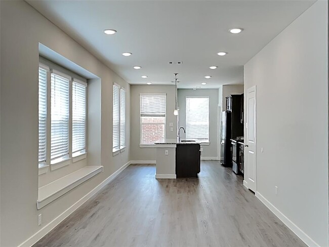 Building Photo - 23631 Gibson Frst Dr