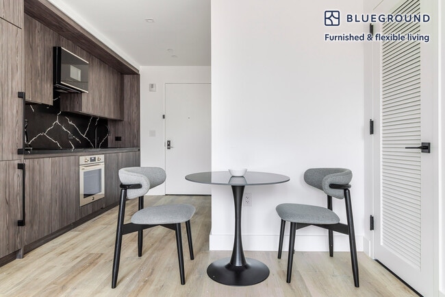 Building Photo - 280 E Houston St