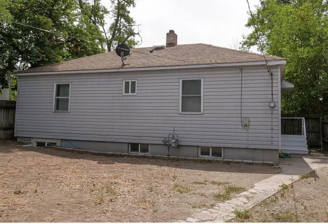 Foto del edificio - 1707 E Mallon Ave