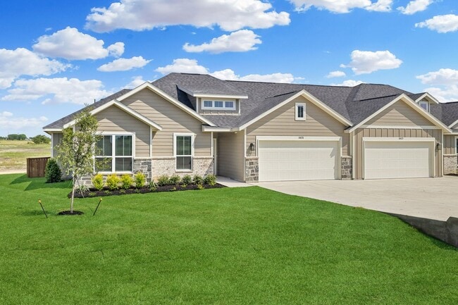 Building Photo - EDGEWOOD ESTATES NOW PRE-LEASING! LUXURIOUS DUPLEX LOCATED ON 1-ACRE LOT IN MIDLOTHIAN, TX!