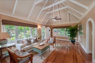 Building Photo - 3040 Diamond Head Rd
