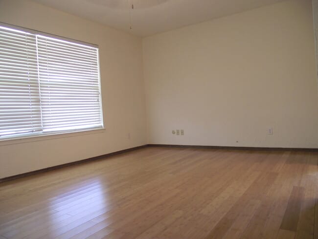 Building Photo - Northeast El Paso 3 Bed Refrig A/C w/Mount...