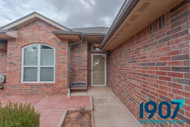 Building Photo - Stunning 3-Bedroom Home in OKC with Modern...