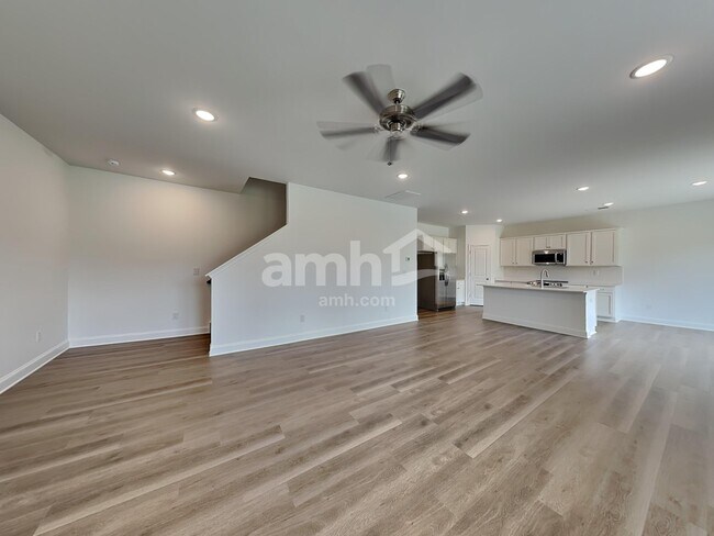 Foto del edificio - 3514 Jefferson Cor Ln