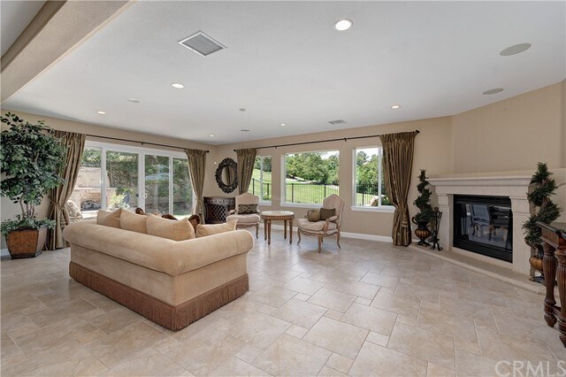 Foto principal - 57 Santa Barbara Dr
