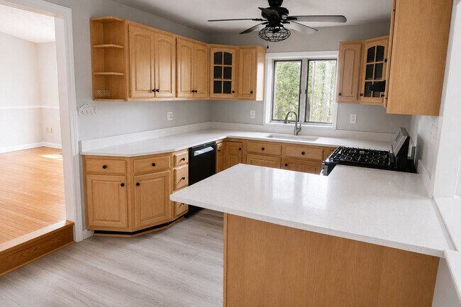 Foto del edificio - 4 Theriault Ave
