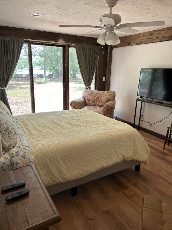 Foto principal - 147 S Rocky River Dr