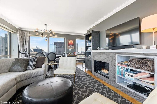 Building Photo - 130 N Garland Ct