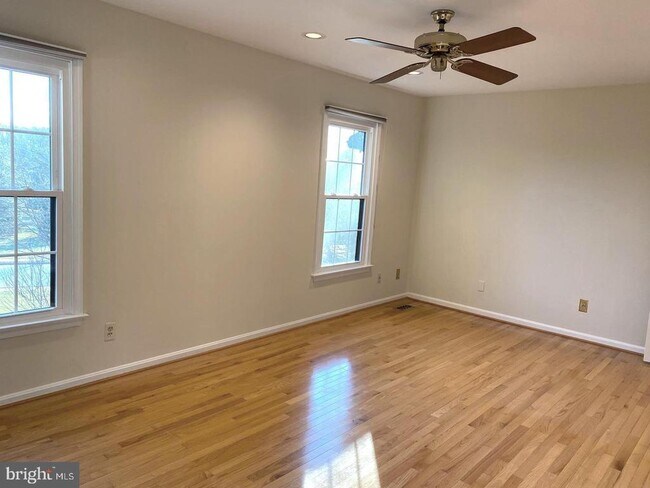 Foto del edificio - 13 Dickens Square