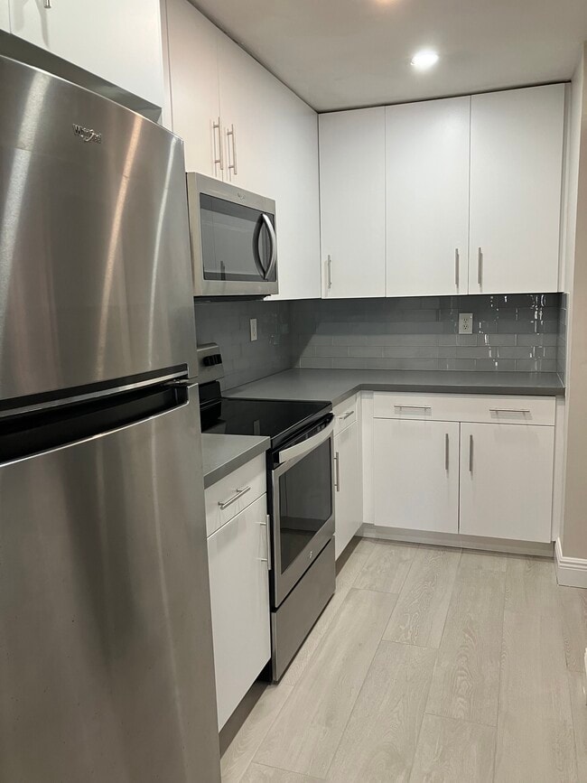Kitchen - 8040 NW 15th Mnr