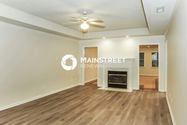 Building Photo - 4 Bedroom Pet-Friendly Home in HUNTSVILLE, AL with Main Street Renewal