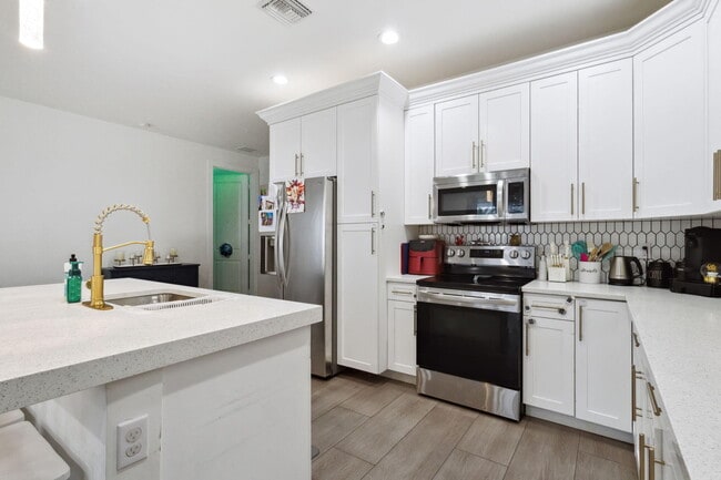 Building Photo - 6944 2nd St