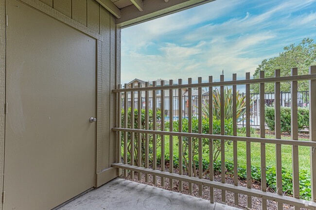 1BR, 1BA - 686 SF - The Meadows